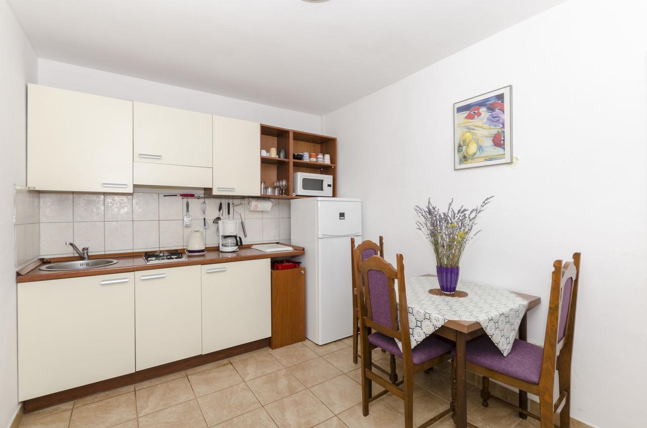 Apartments Dinko Gdinj Dış mekan fotoğraf