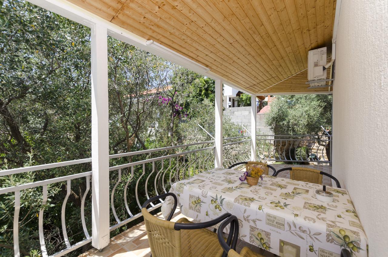 Apartments Dinko Gdinj Dış mekan fotoğraf