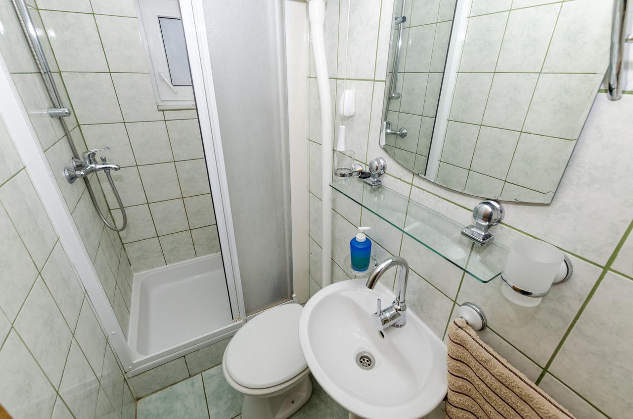 Apartments Dinko Gdinj Dış mekan fotoğraf