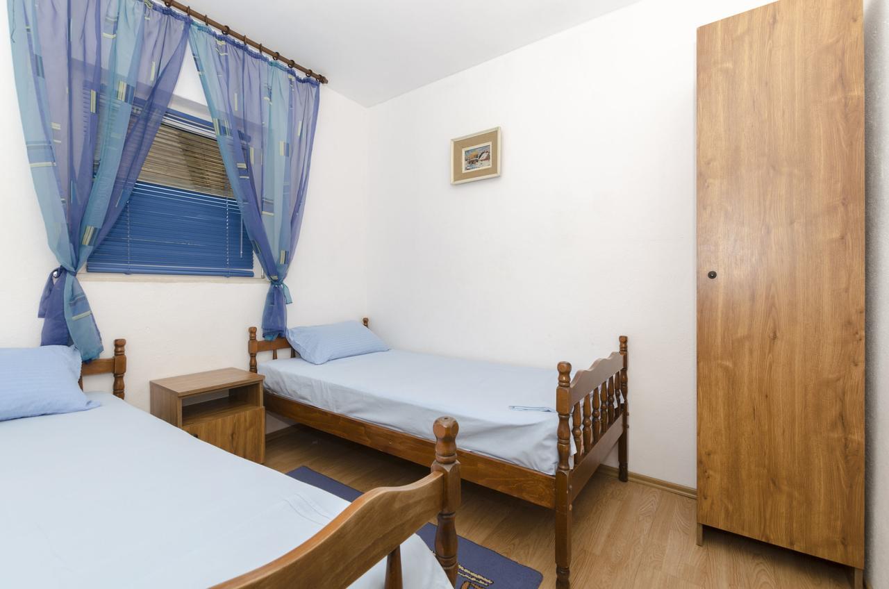 Apartments Dinko Gdinj Dış mekan fotoğraf