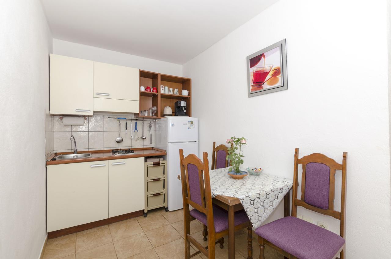 Apartments Dinko Gdinj Dış mekan fotoğraf