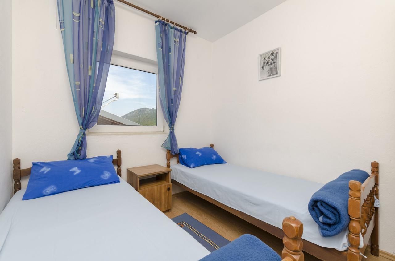 Apartments Dinko Gdinj Dış mekan fotoğraf