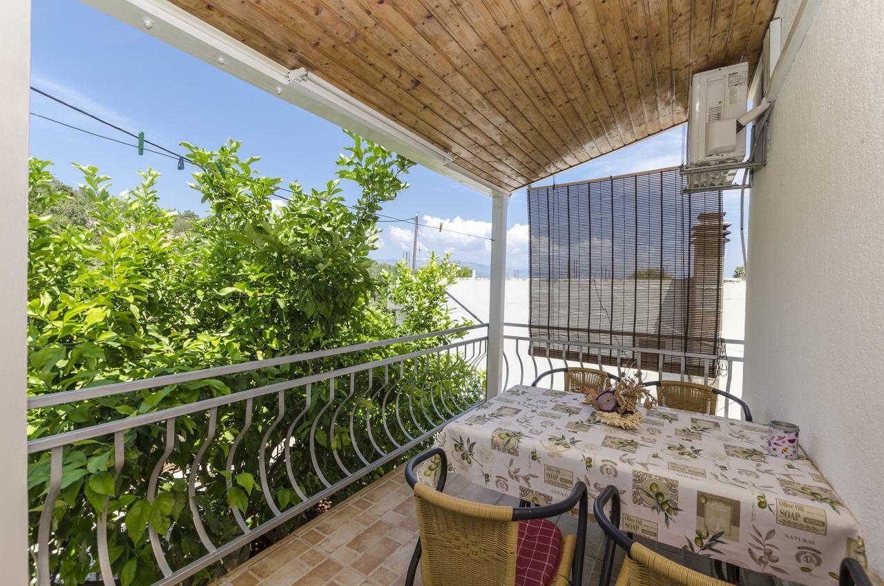 Apartments Dinko Gdinj Dış mekan fotoğraf