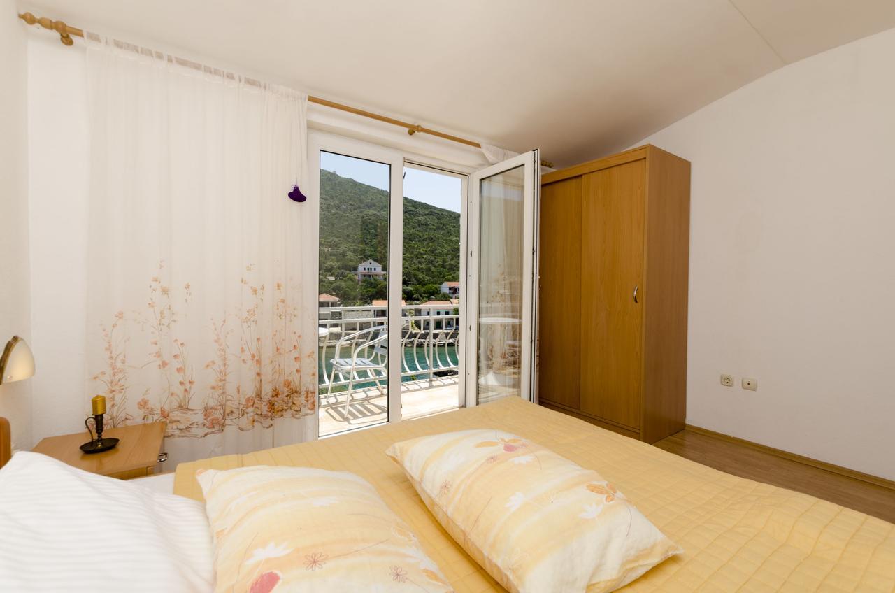 Apartments Dinko Gdinj Dış mekan fotoğraf