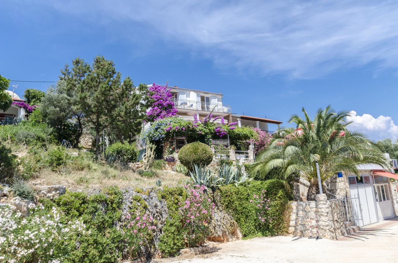 Apartments Dinko Gdinj Dış mekan fotoğraf